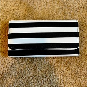 KUT FROM THE KLOTH WALLET